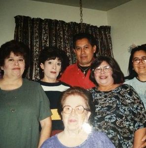 Meet your Posher, Gloria